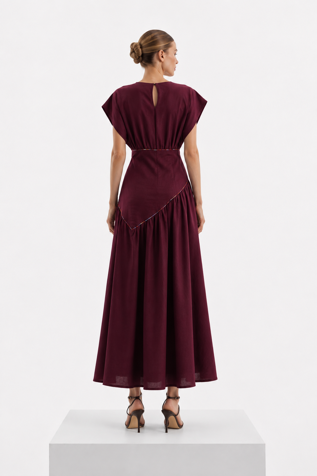 La Nuance Linen Dress